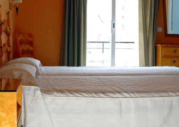 Hotel Es Furio 2*
